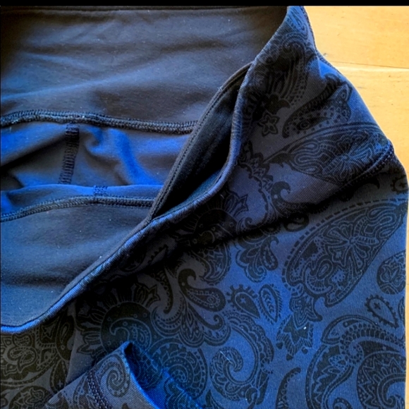 Lululemon capri length leggings, size 4 - Picture 3 of 3